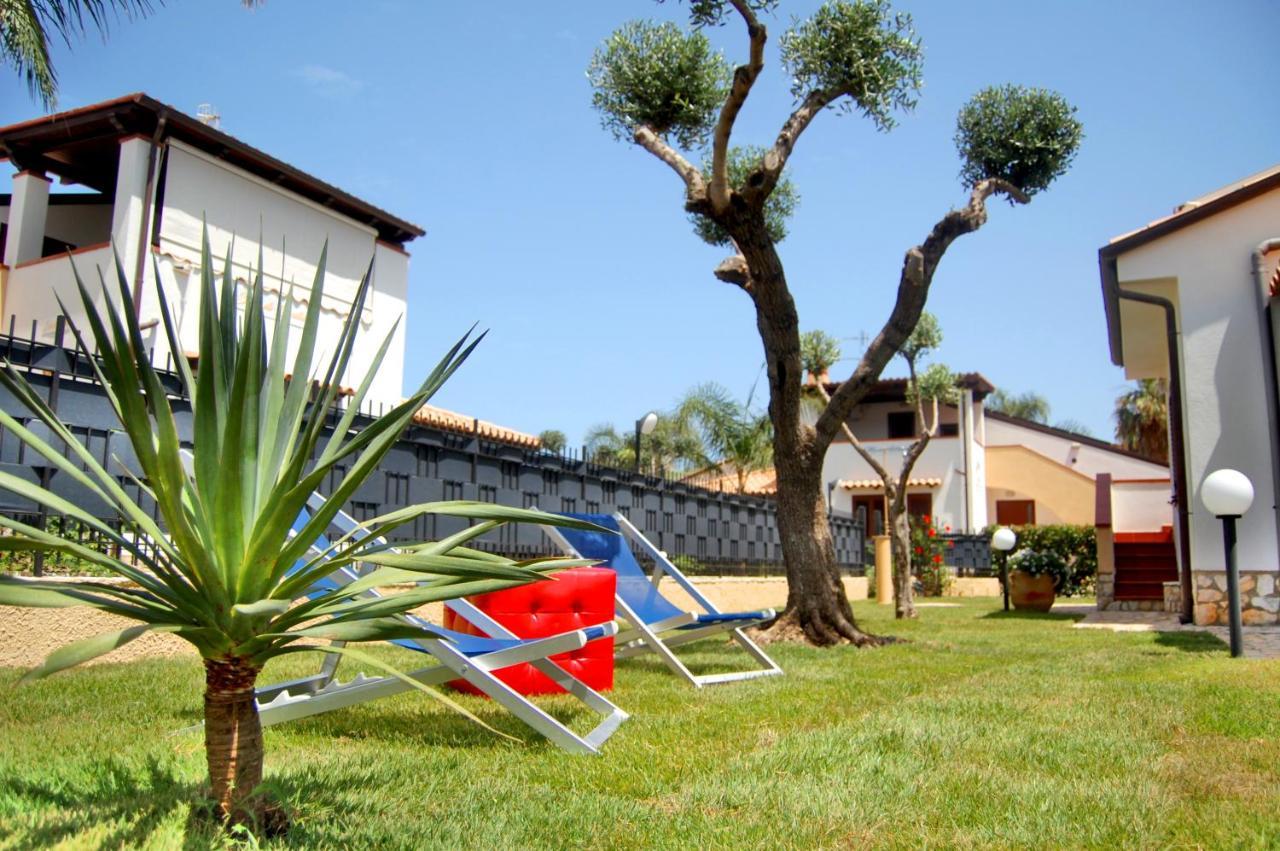 Sole Mare Deluxe Villa Campofelice Di Roccella Exterior photo