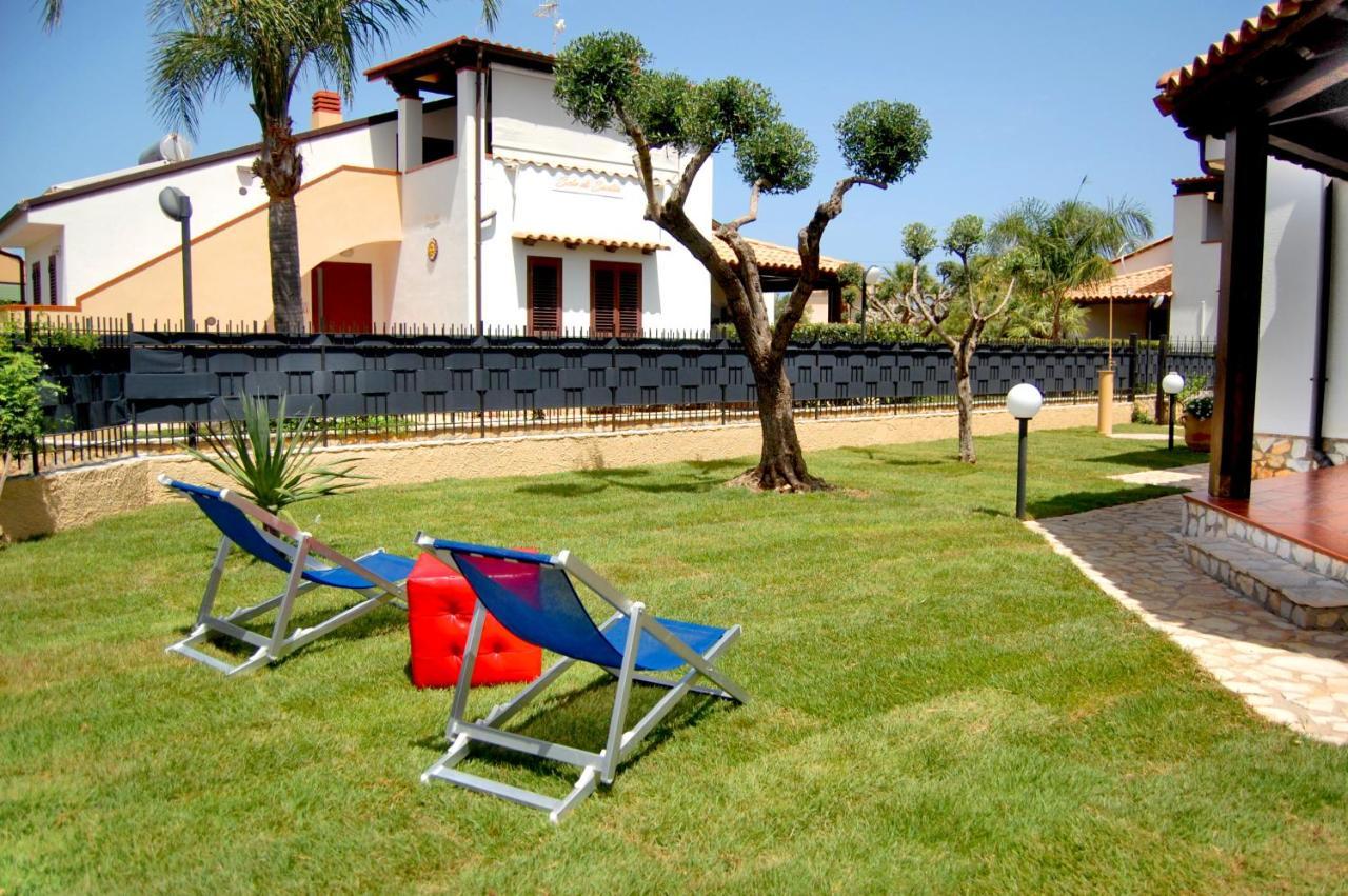 Sole Mare Deluxe Villa Campofelice Di Roccella Exterior photo
