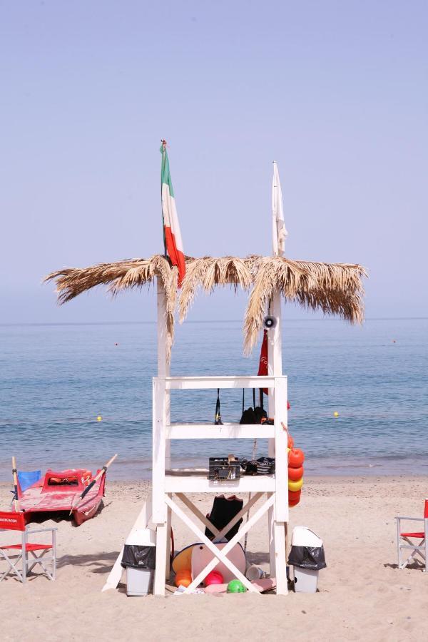 Sole Mare Deluxe Villa Campofelice Di Roccella Exterior photo